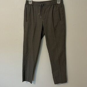 Topman Men’s gray pinstripe Jona pants. Classic slim cut, size 32R.